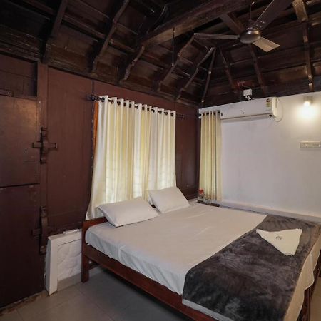Cocozone Stays Alappuzha Экстерьер фото